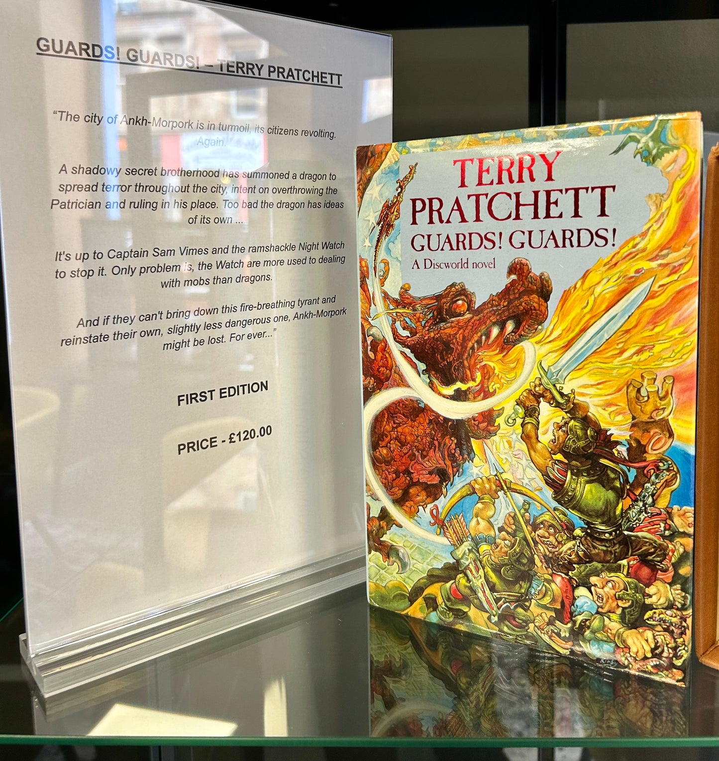 Guards! Guards! - Terry Pratchett