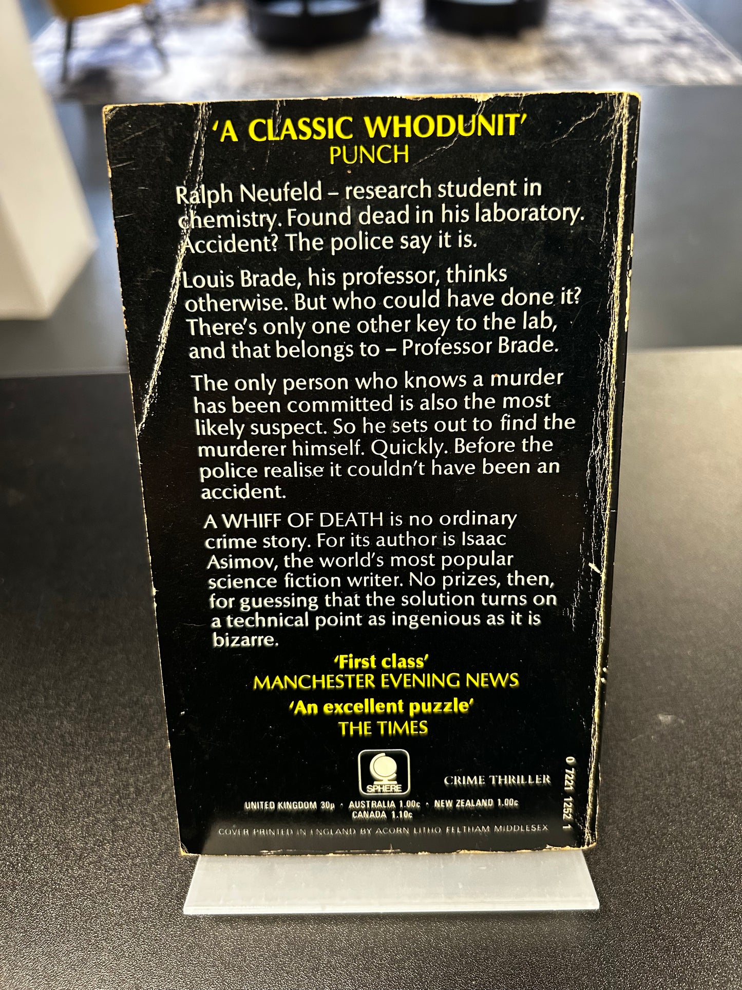 A Whiff of Death - Isaac Asimov