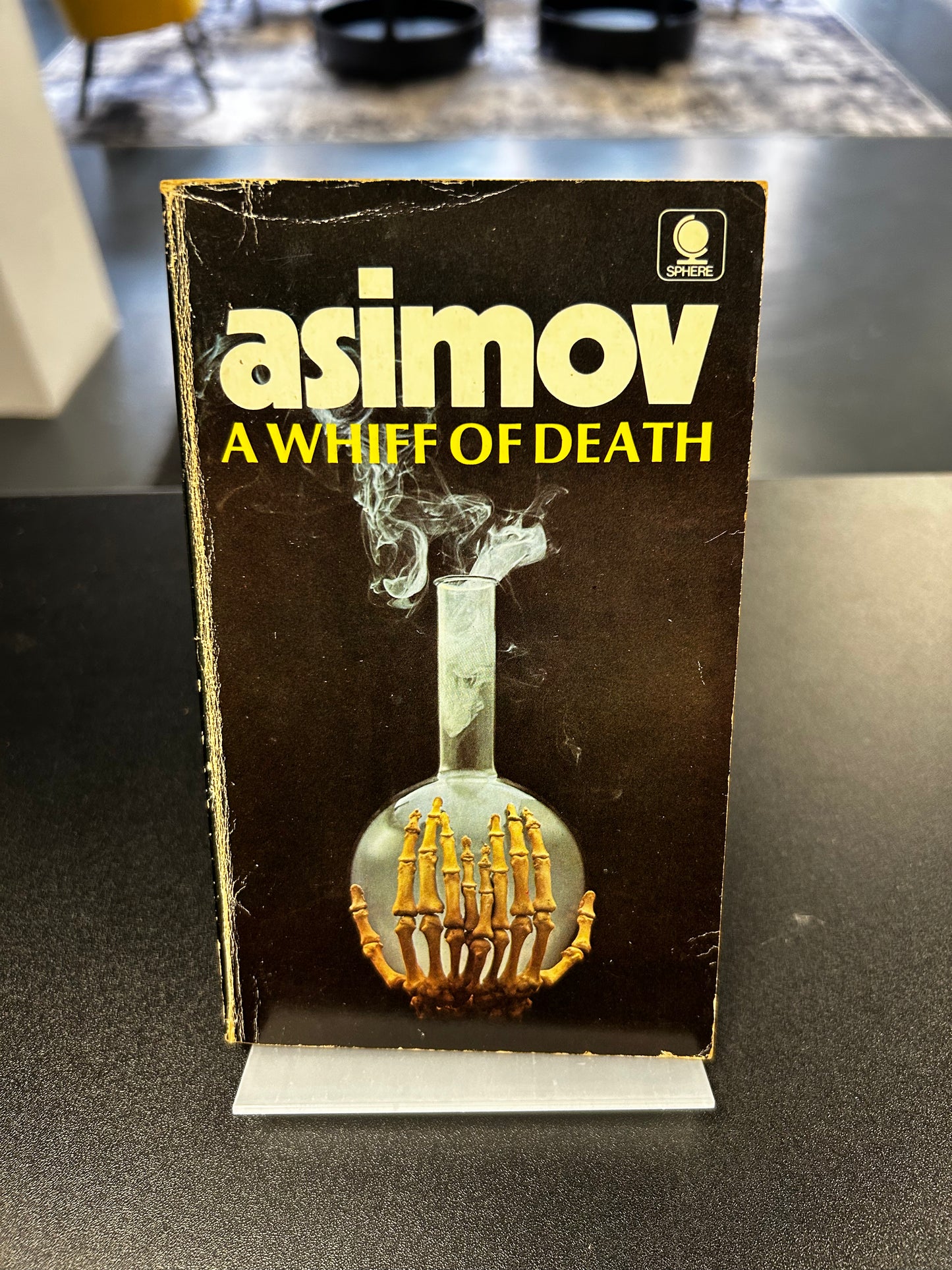 A Whiff of Death - Isaac Asimov